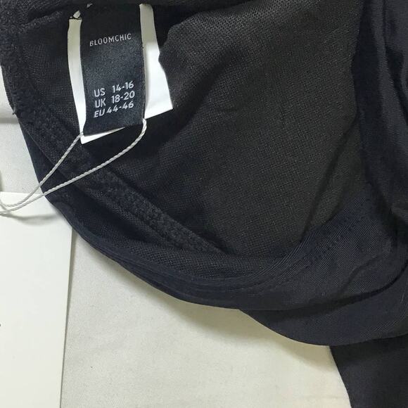 BLOOMCHIC SZ 14-16 1X Black V-Neck Ruffle Short Sleeve Pullover Crop Top NWT B19 - Picture 5 of 6